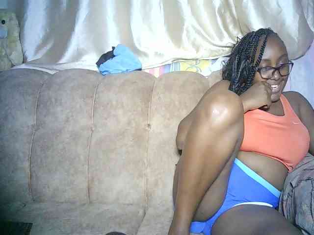 sexyass33 webcam