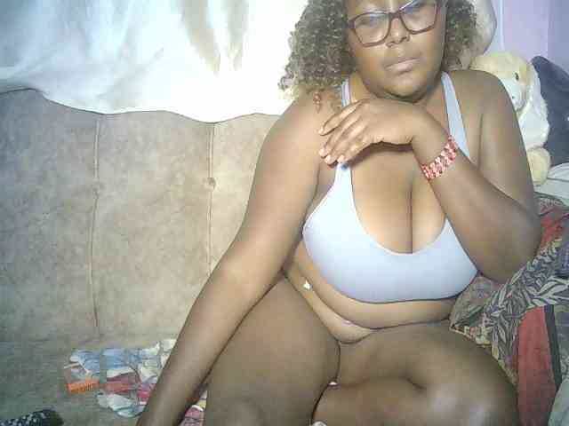 sexyass33 webcam