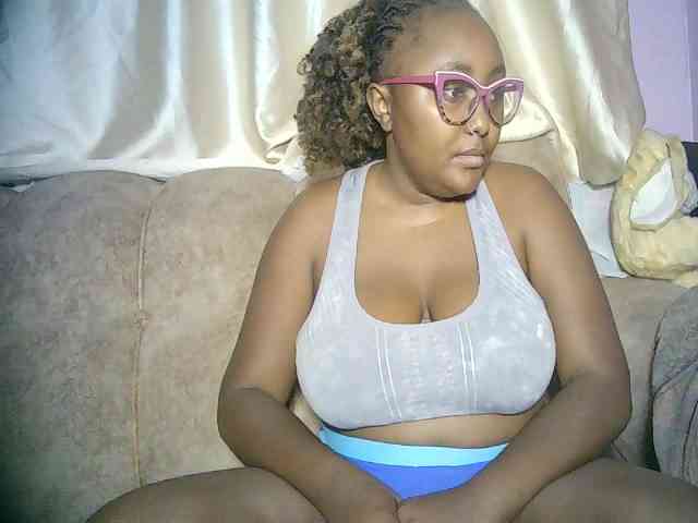 sexyass33 webcam