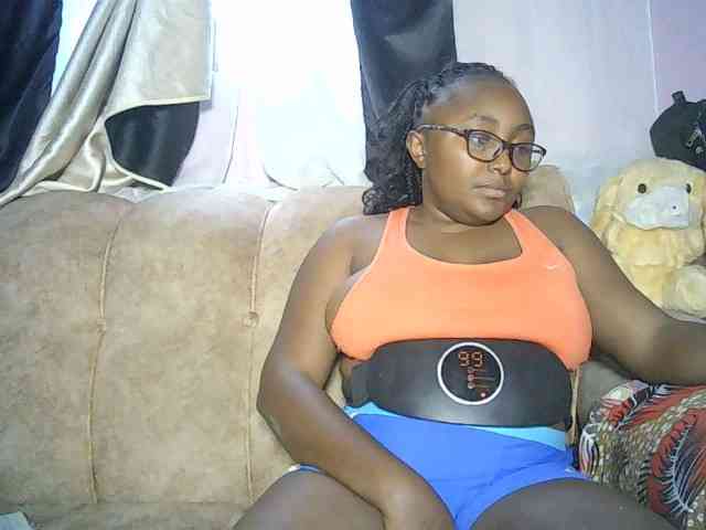 sexyass33 webcam