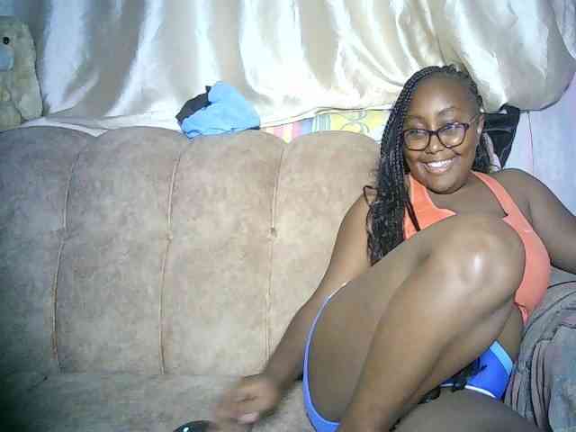 sexyass33 webcam