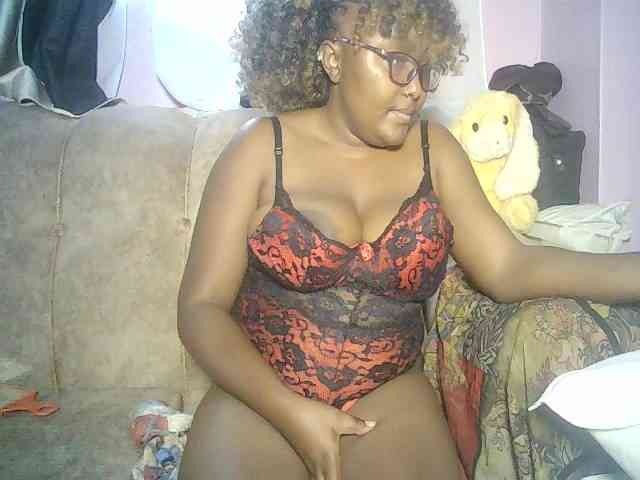 sexyass33 webcam