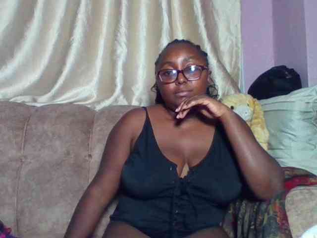 sexyass33 webcam