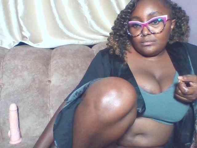 sexyass33 webcam