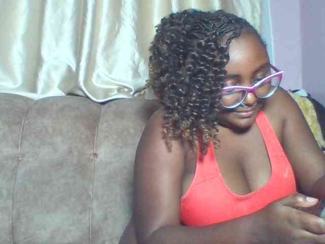 sexyass33 webcam