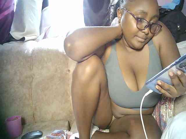 sexyass33 webcam