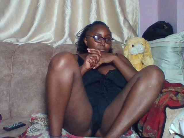 sexyass33 webcam
