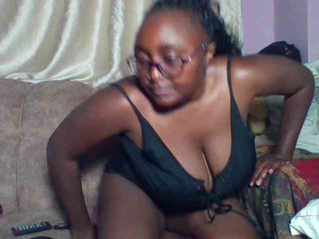 sexyass33 webcam