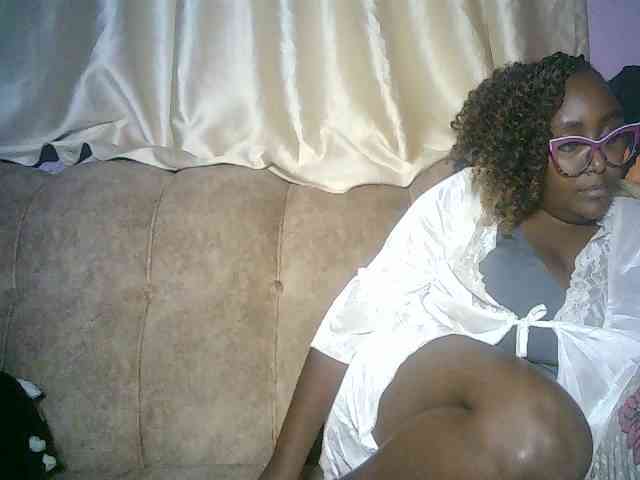 sexyass33 webcam