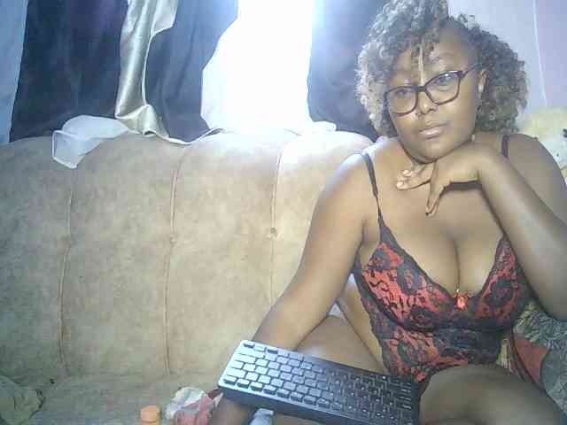 sexyass33 webcam