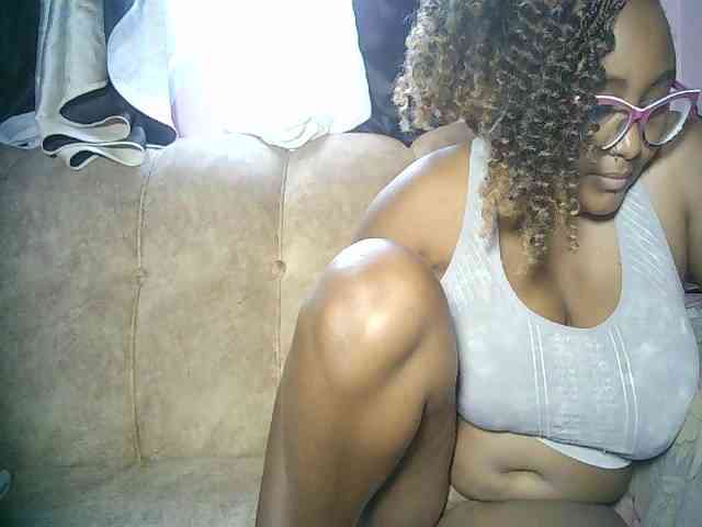 sexyass33 webcam