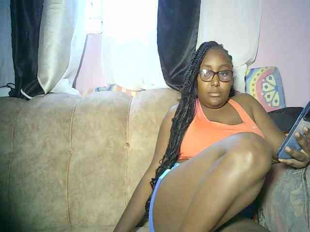 sexyass33 webcam