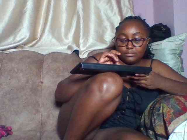 sexyass33 webcam