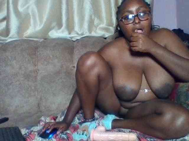 sexyass33 webcam