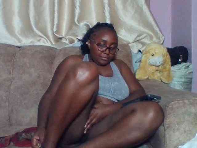 sexyass33 webcam