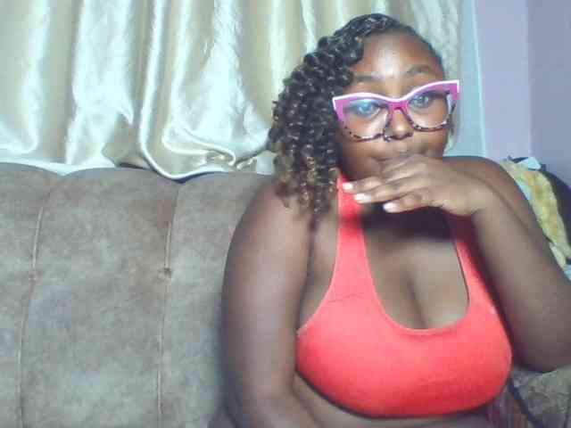 sexyass33 webcam