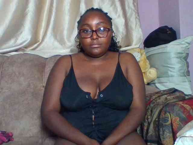 sexyass33 webcam