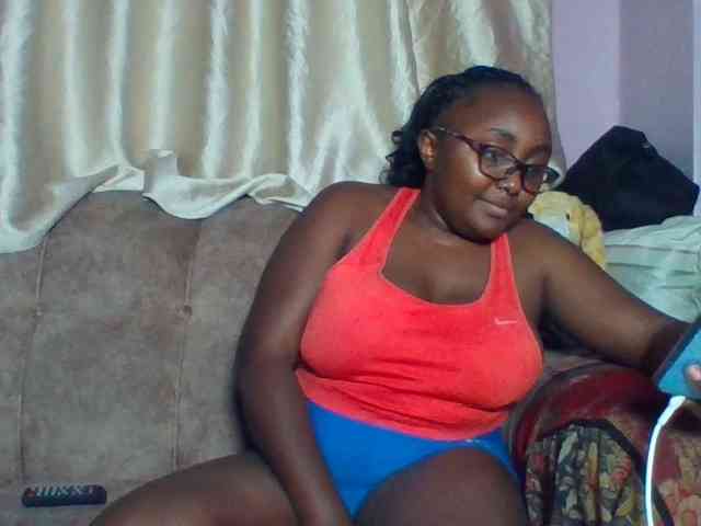 sexyass33 webcam