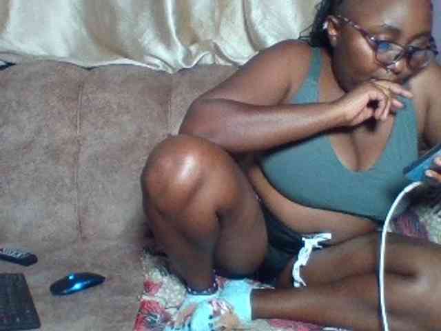 sexyass33 webcam