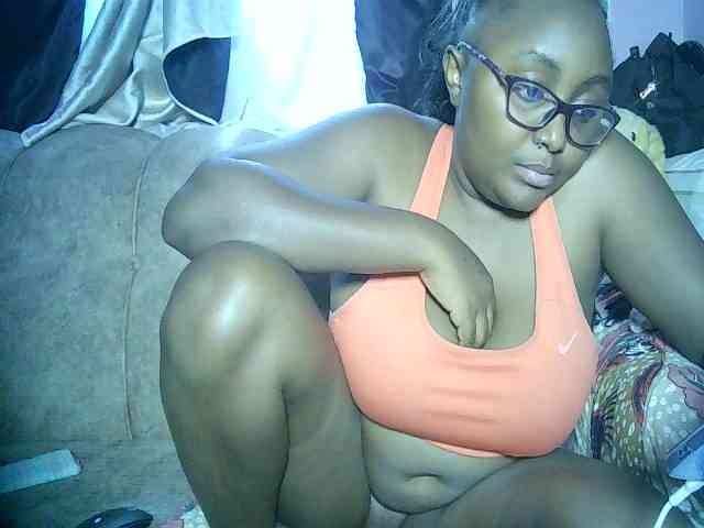 sexyass33 webcam
