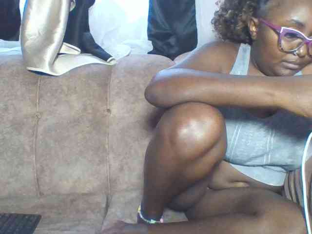 sexyass33 webcam