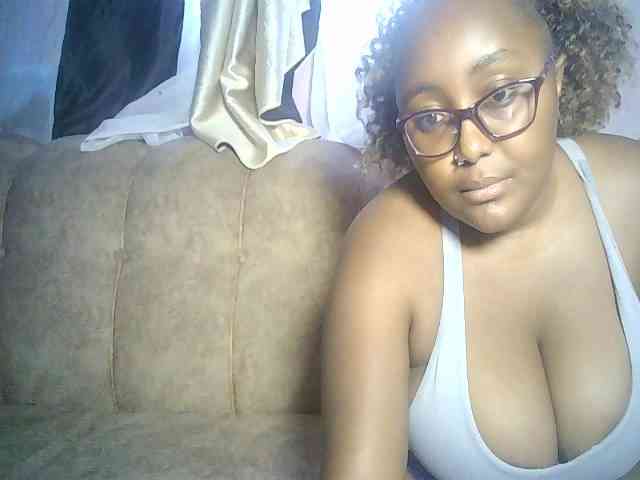 sexyass33 webcam