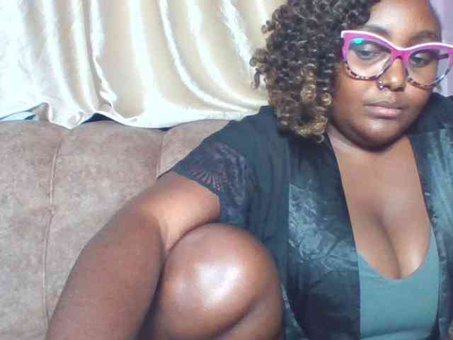 sexyass33 webcam