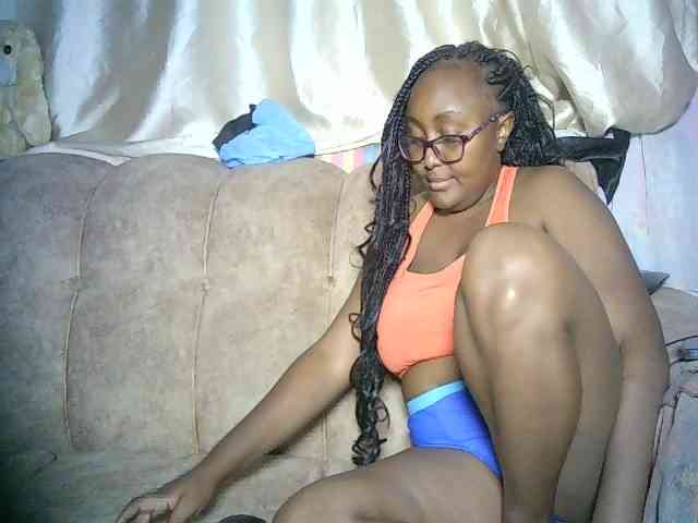 sexyass33 webcam