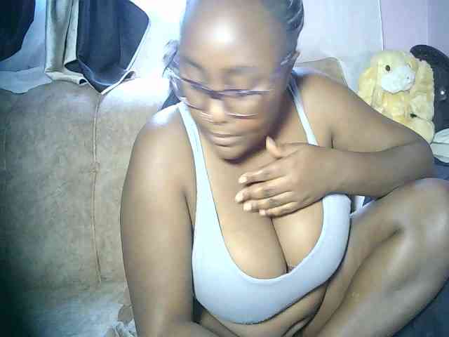 sexyass33 webcam