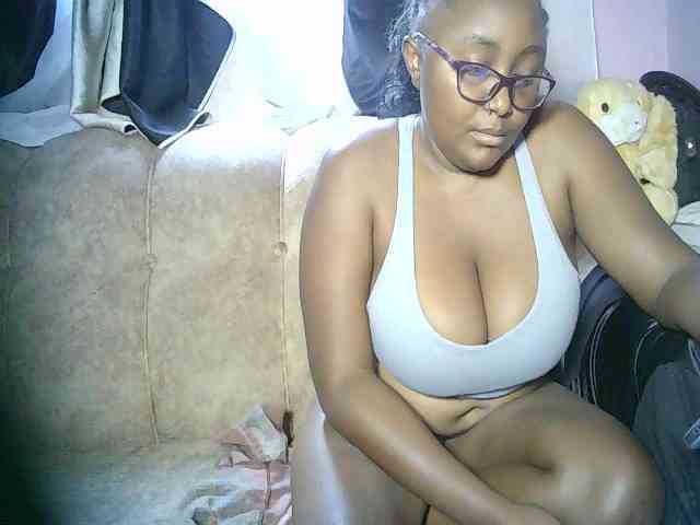 sexyass33 webcam