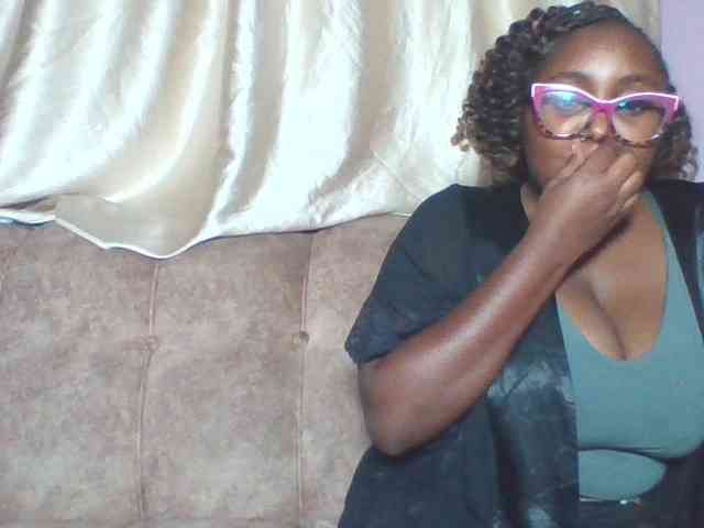 sexyass33 webcam