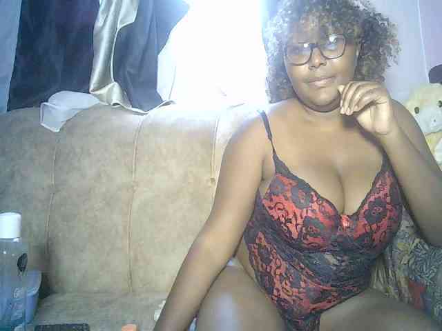 sexyass33 webcam