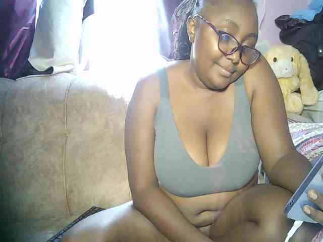sexyass33 webcam