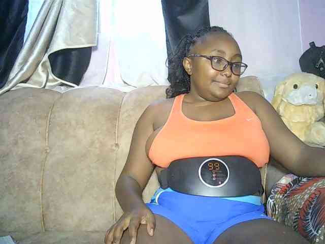 sexyass33 webcam