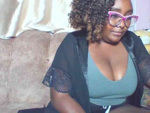 sexyass33 webcam