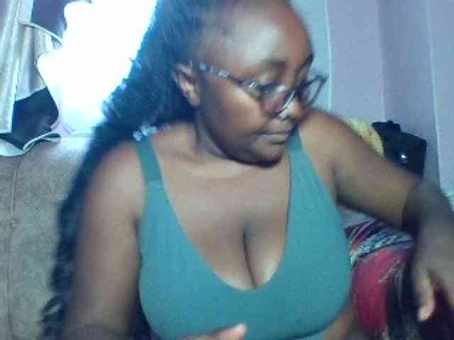 sexyass33 webcam