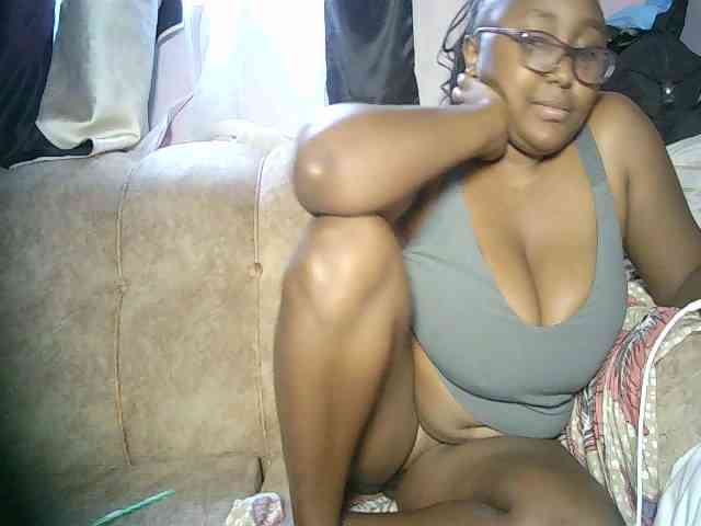 sexyass33 webcam