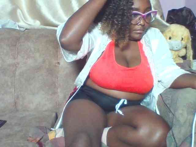 sexyass33 webcam