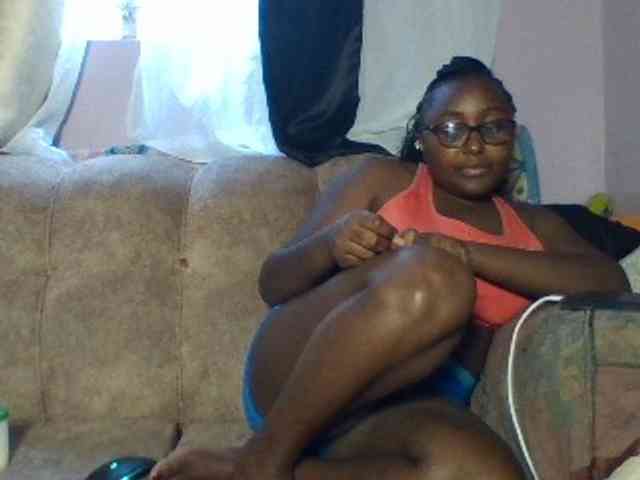 sexyass33 webcam