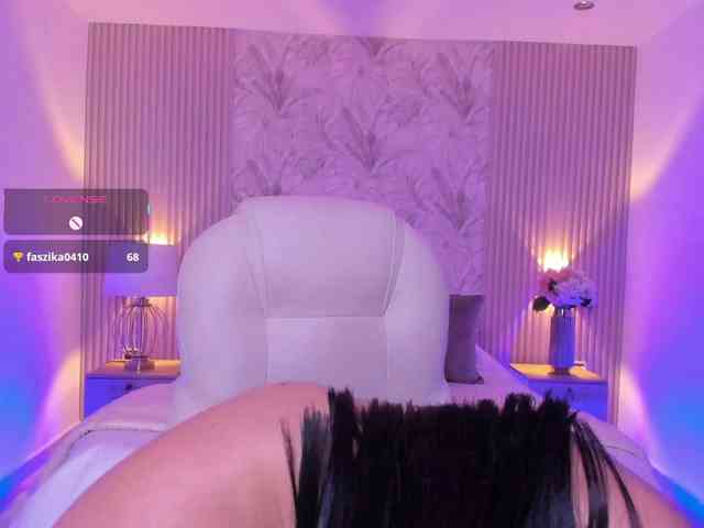 violet-thomas webcam