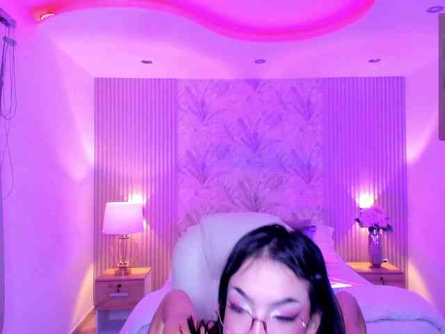violet-thomas webcam