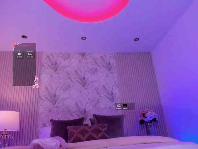 violet-thomas webcam