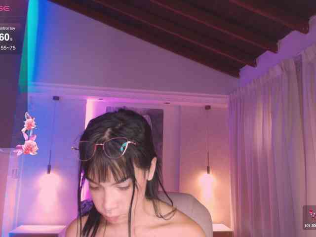 violet-thomas webcam