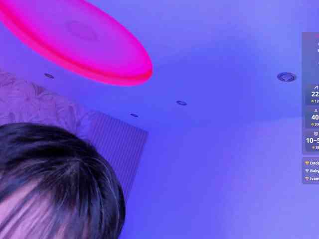 violet-thomas webcam