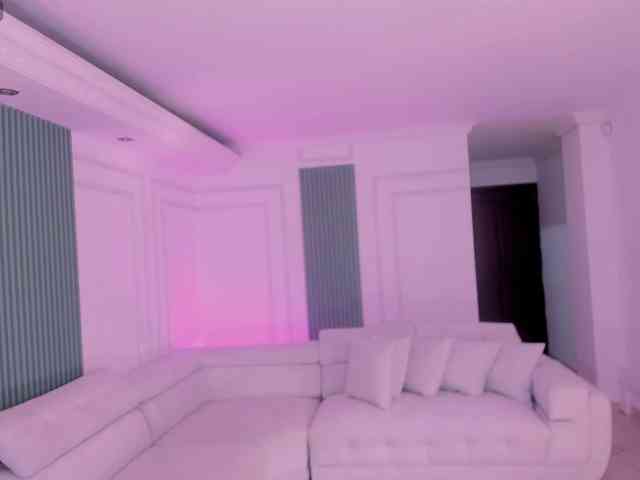 violet-thomas webcam