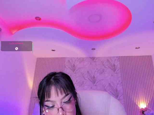 violet-thomas webcam