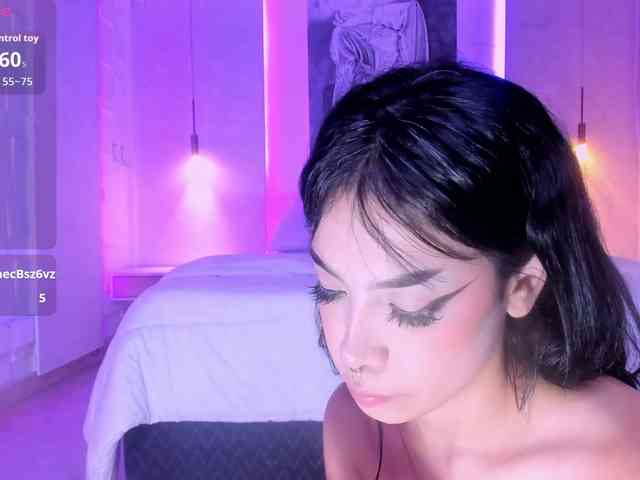 violet-thomas webcam