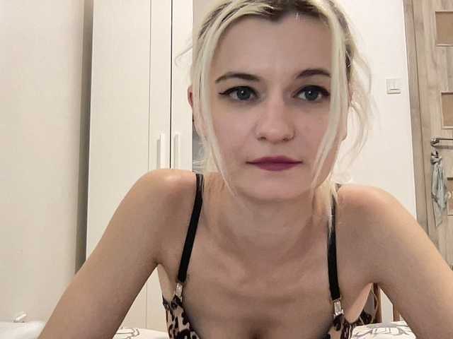 OnikaLove — Hey guys!:) Goal- #deepthroat #hot #pvt #c2c #dildo #feet #roleplay Tip to add at friendlist and for requests! @999