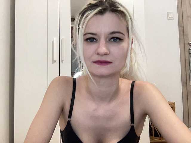 OnikaLove's BongaCams show and profile