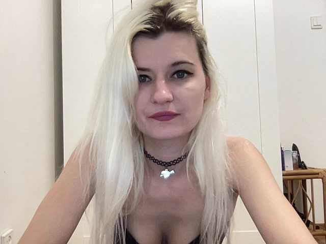 OnikaLove's BongaCams show and profile
